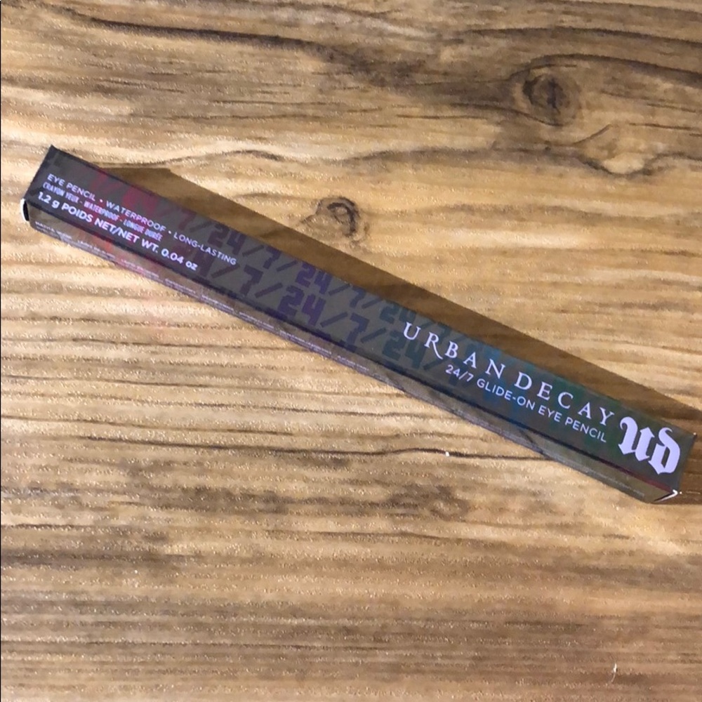 Urban decay 24/7 glide on eye pencil in Perversion
